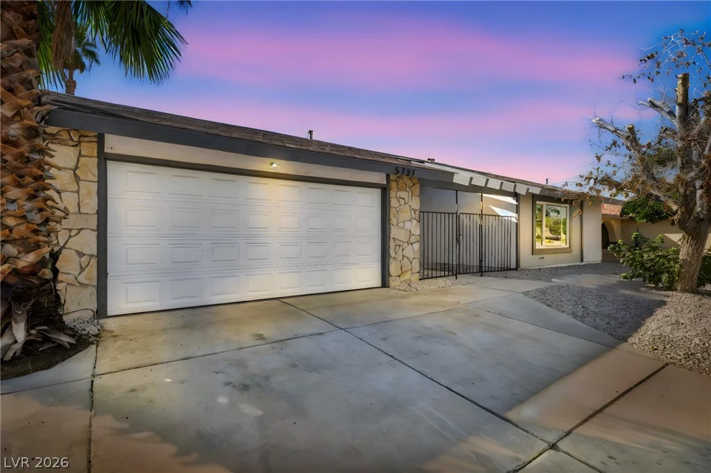 5151 Golden Spring, Las Vegas, NV 89146