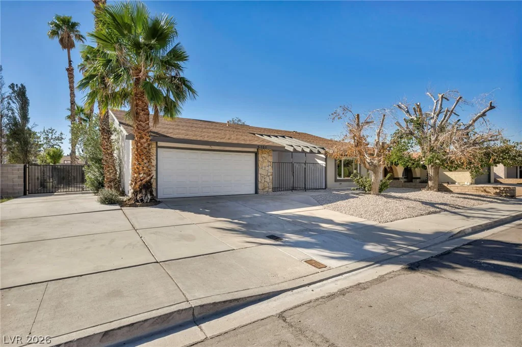 5151 Golden Spring, Las Vegas, NV 89146