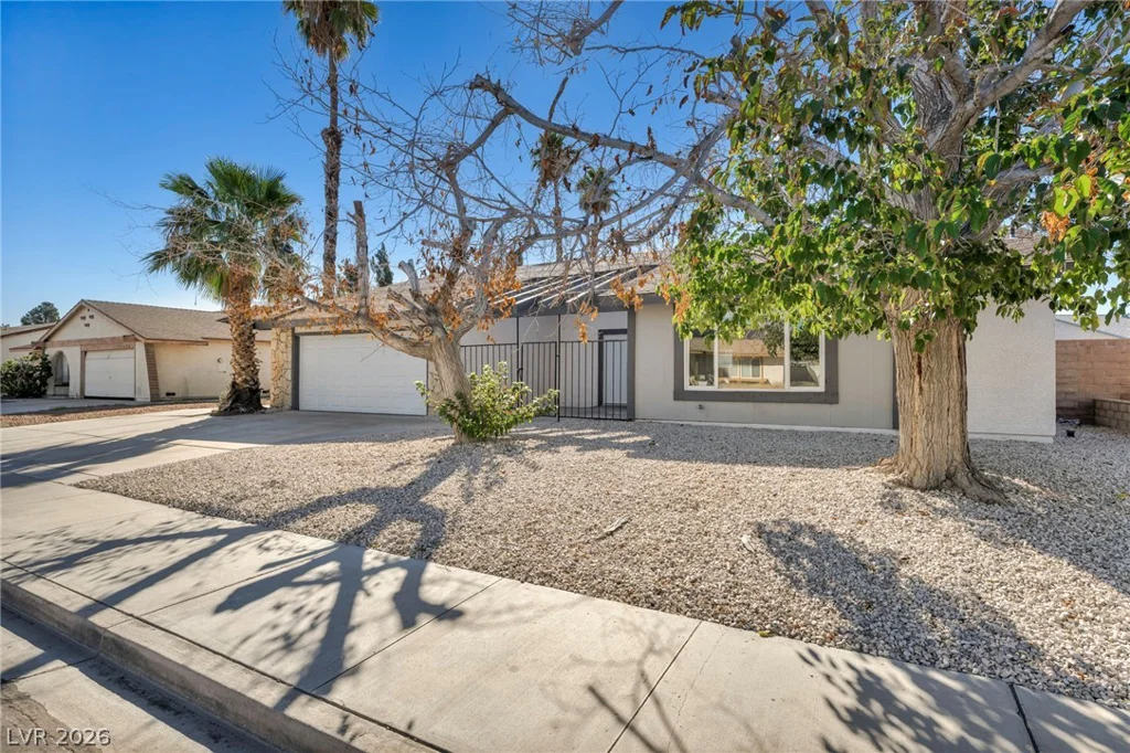 5151 Golden Spring, Las Vegas, NV 89146