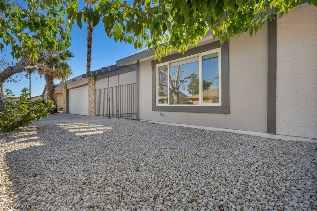 5151 Golden Spring, Las Vegas, NV 89146