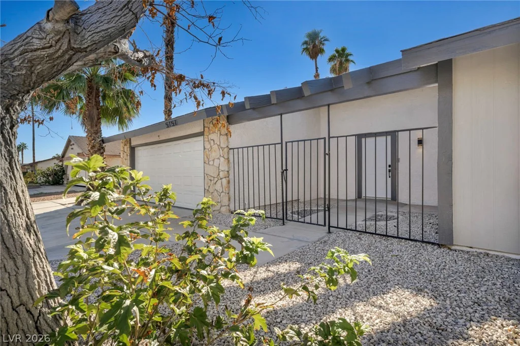5151 Golden Spring, Las Vegas, NV 89146