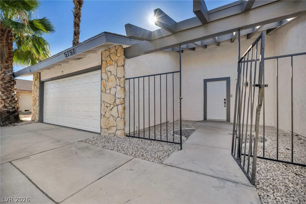 5151 Golden Spring, Las Vegas, NV 89146