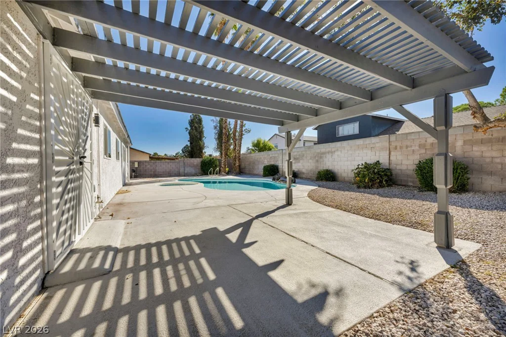 5151 Golden Spring, Las Vegas, NV 89146