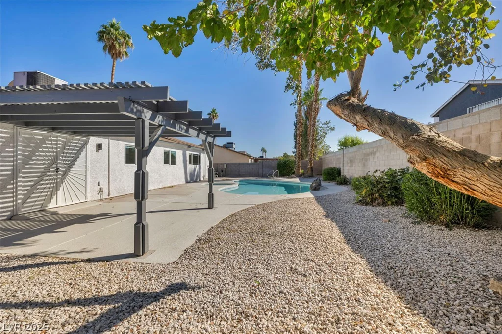 5151 Golden Spring, Las Vegas, NV 89146
