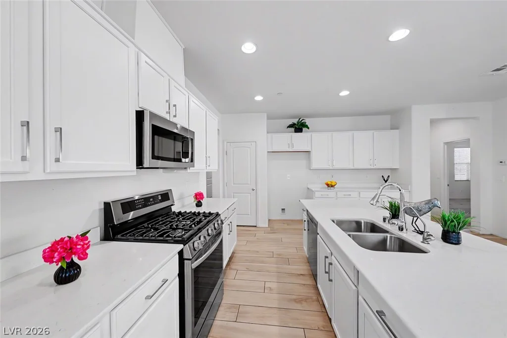 568 Our Heritage, Henderson, NV 89011