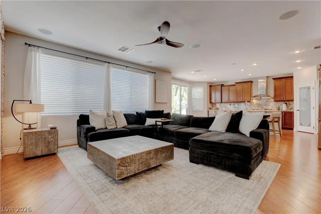 8584 Myrtle Flag, Las Vegas, NV 89178