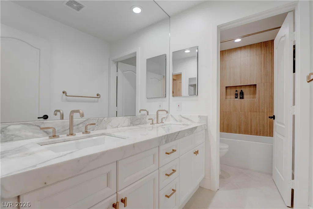 8584 Myrtle Flag, Las Vegas, NV 89178
