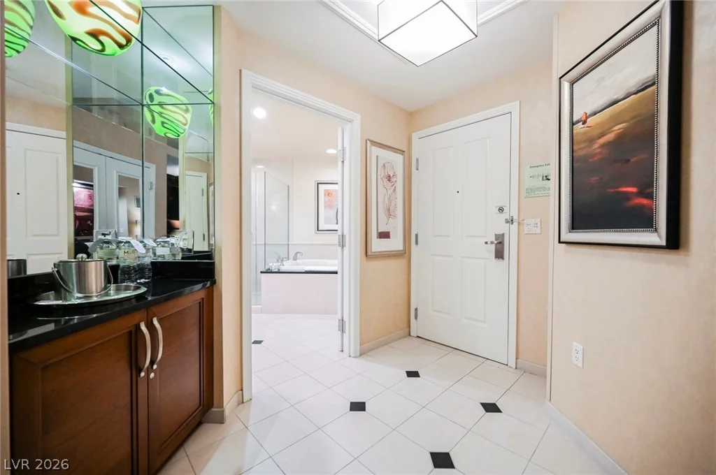 135 HARMON, Las Vegas, NV 89109