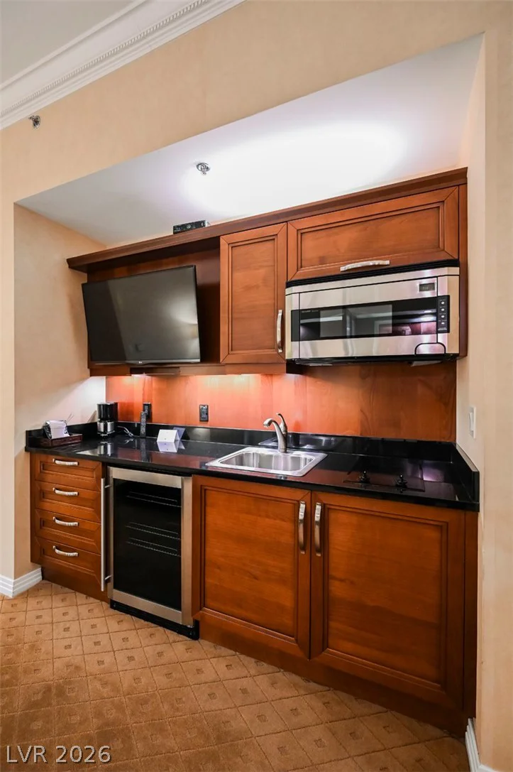 135 HARMON, Las Vegas, NV 89109