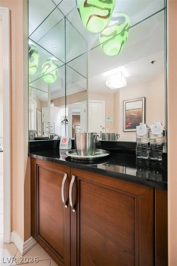 125 HARMON, Las Vegas, NV 89109