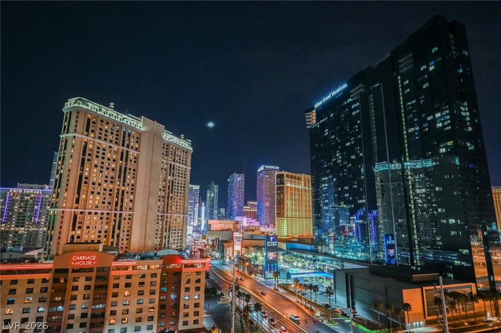 125 HARMON, Las Vegas, NV 89109