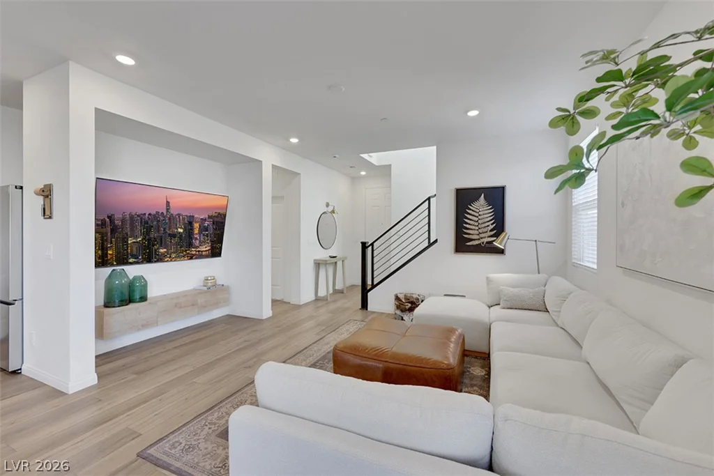 3651 Almada, Henderson, NV 89044
