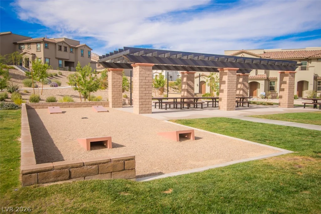 9 Alamere Falls, Las Vegas, NV 89138