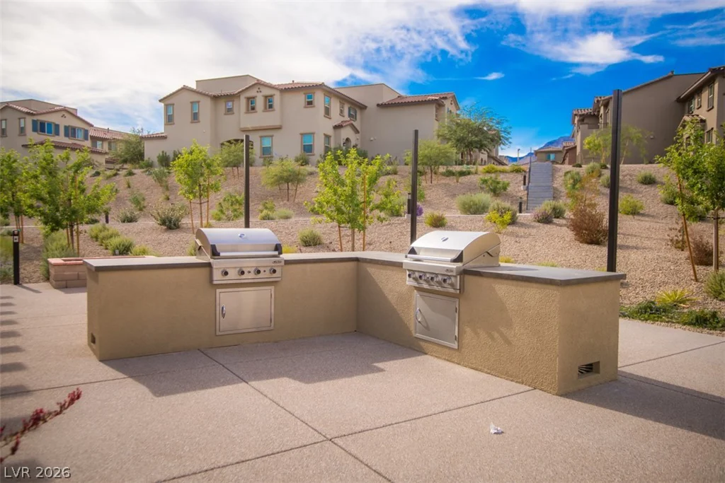 9 Alamere Falls, Las Vegas, NV 89138