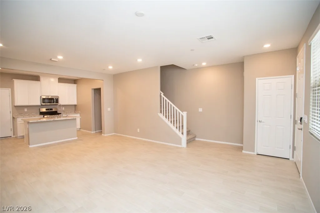 9 Alamere Falls, Las Vegas, NV 89138