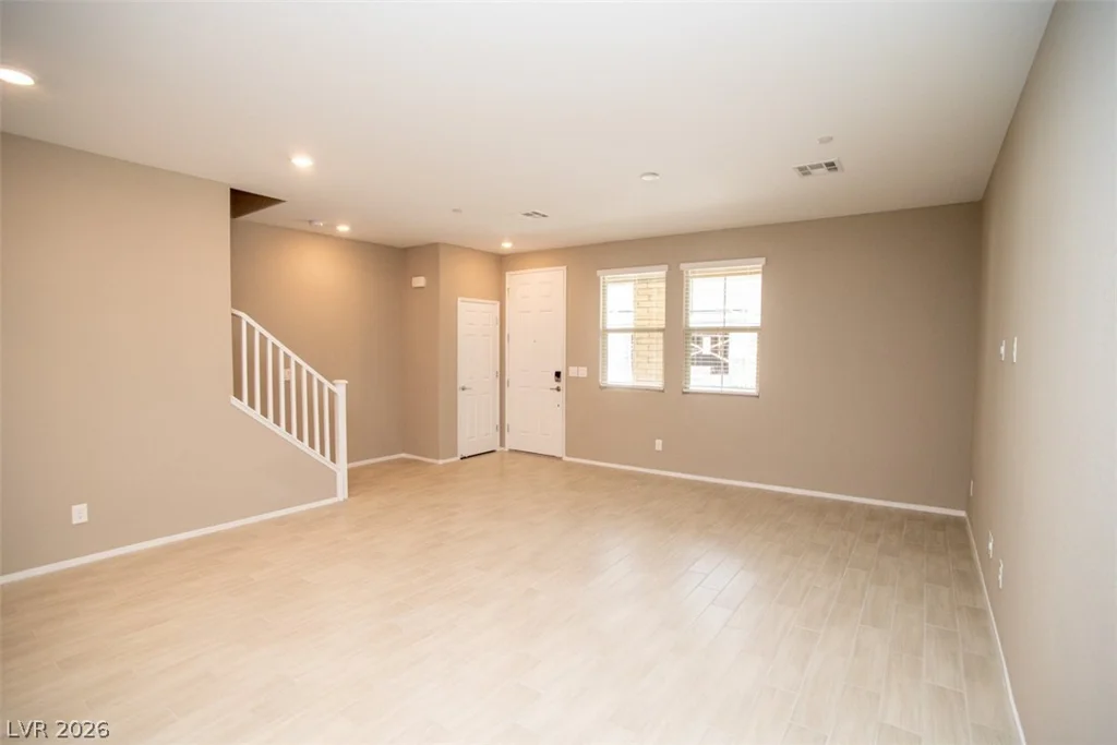 9 Alamere Falls, Las Vegas, NV 89138