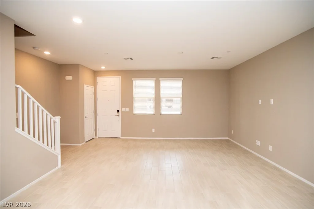 9 Alamere Falls, Las Vegas, NV 89138