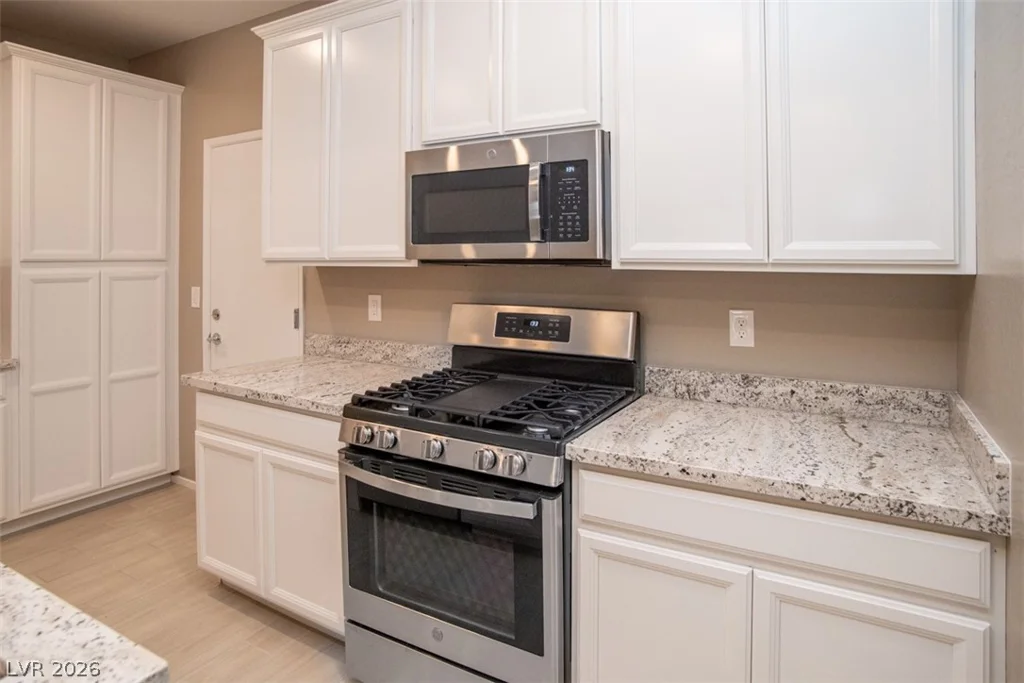 9 Alamere Falls, Las Vegas, NV 89138