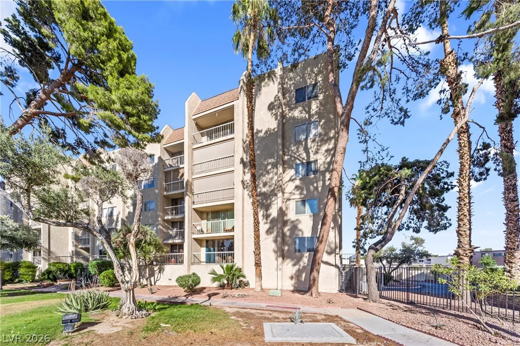 750 Royal Crest, Las Vegas, NV 89169