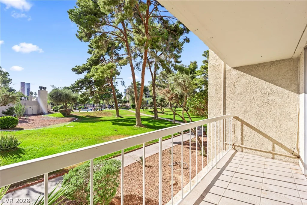 750 Royal Crest, Las Vegas, NV 89169