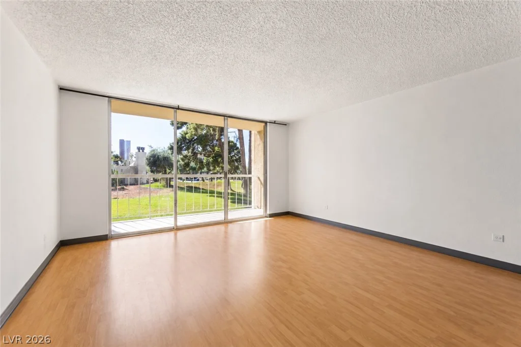 750 Royal Crest, Las Vegas, NV 89169