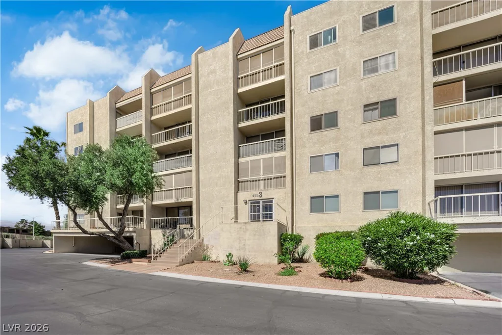 750 Royal Crest, Las Vegas, NV 89169