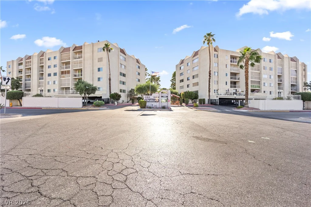 750 Royal Crest, Las Vegas, NV 89169