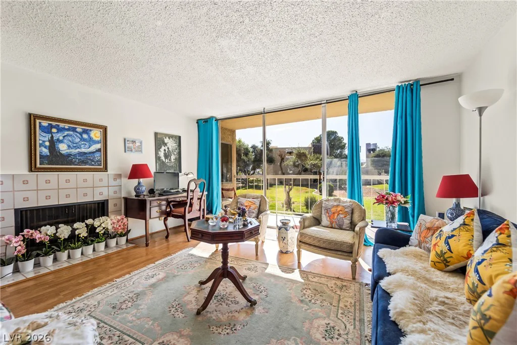 750 Royal Crest, Las Vegas, NV 89169