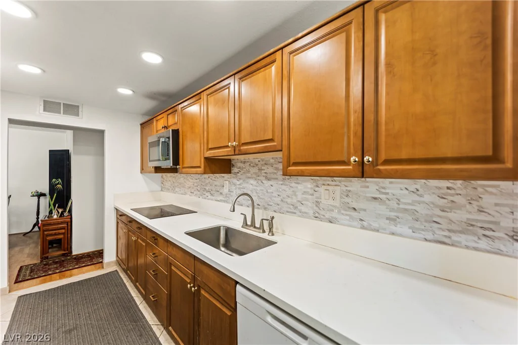 750 Royal Crest, Las Vegas, NV 89169