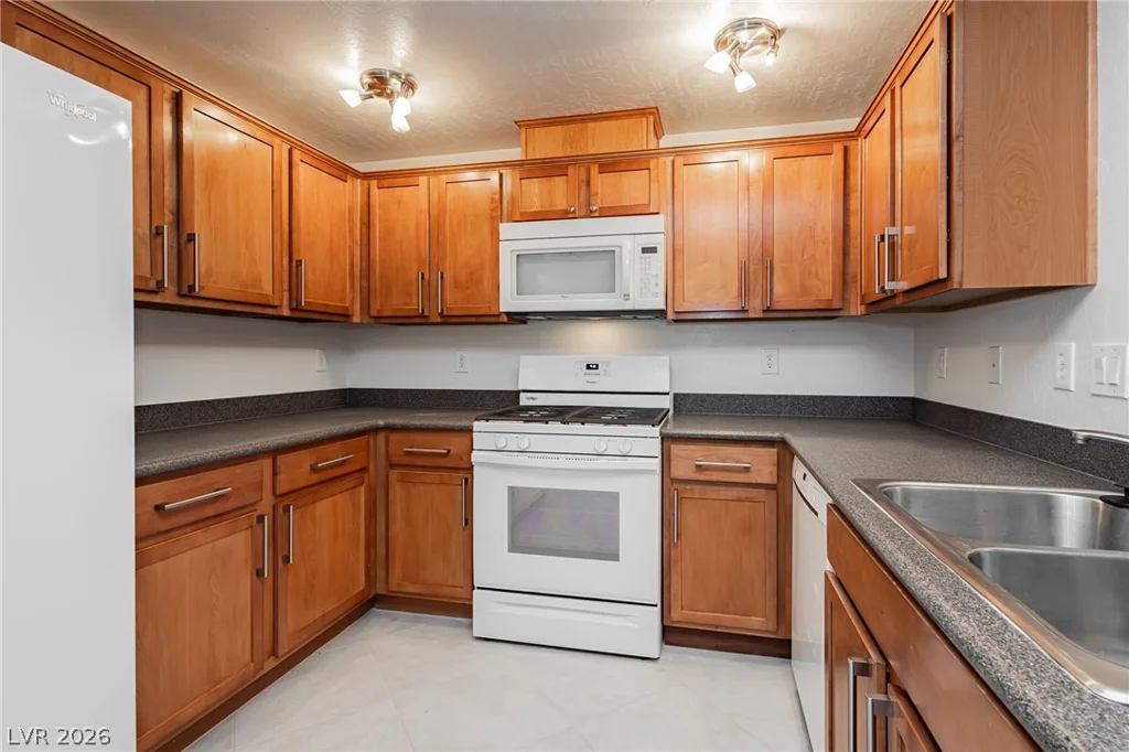 6868 Sky Pointe, Las Vegas, NV 89131