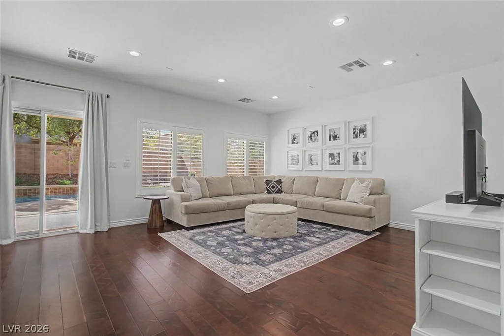 8153 Waltons Mill, Las Vegas, NV 89131
