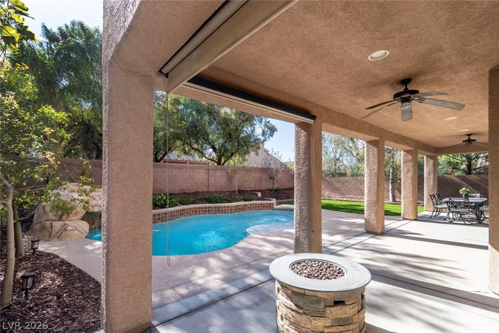 8153 Waltons Mill, Las Vegas, NV 89131