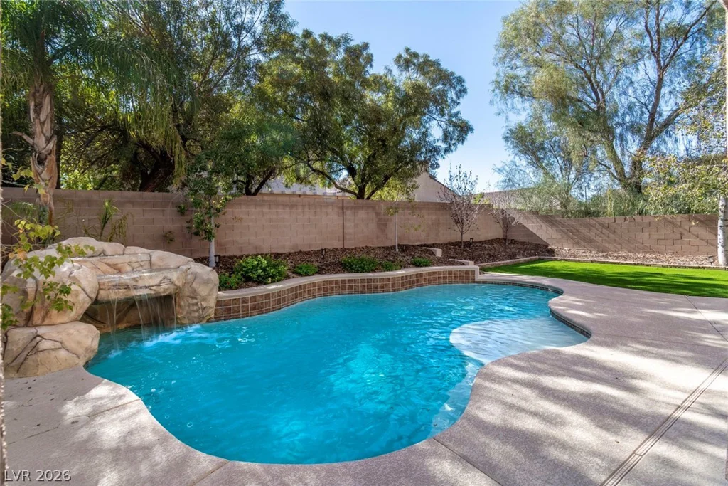 8153 Waltons Mill, Las Vegas, NV 89131