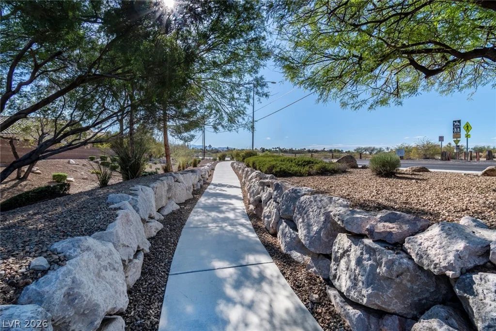 8153 Waltons Mill, Las Vegas, NV 89131