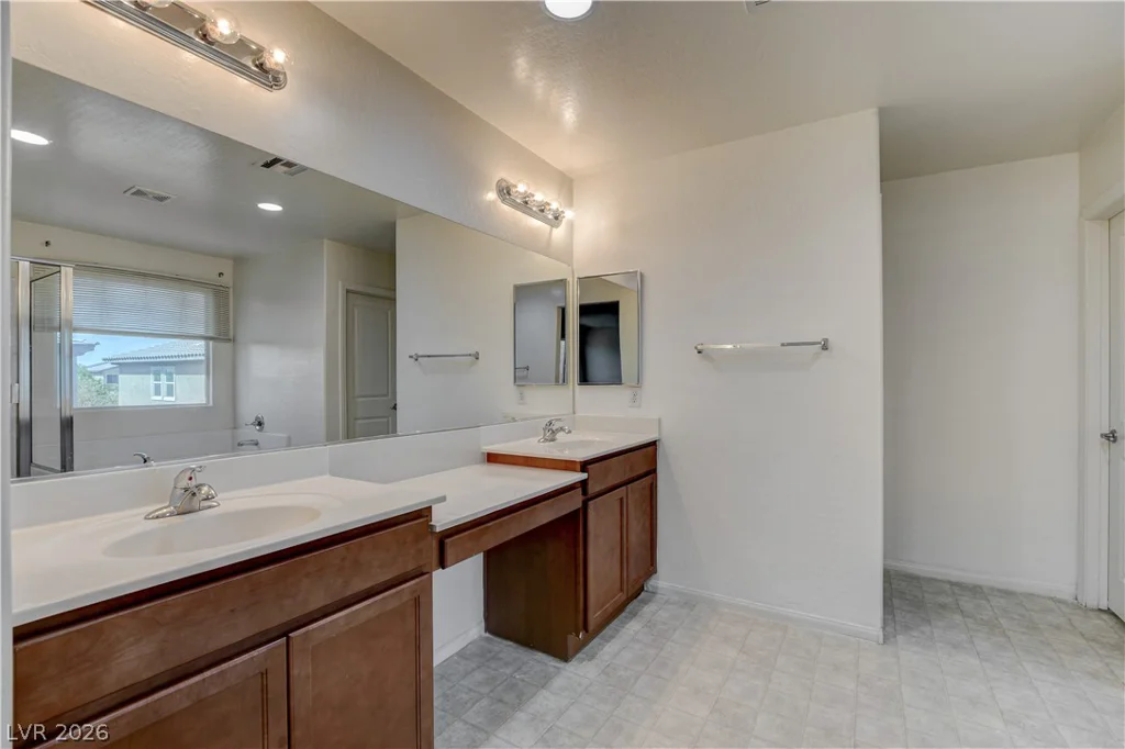 2087 Johnstown, North Las Vegas, NV 89081