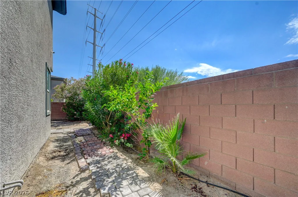 2087 Johnstown, North Las Vegas, NV 89081