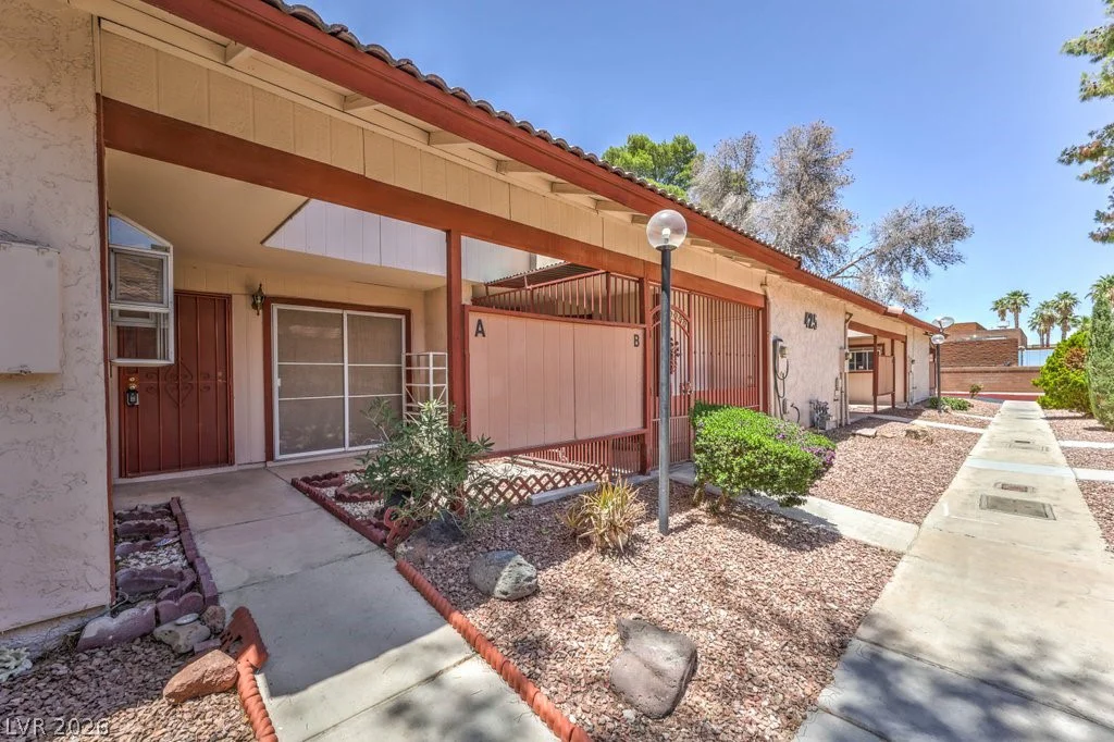 425 Lamb, Las Vegas, NV 89110
