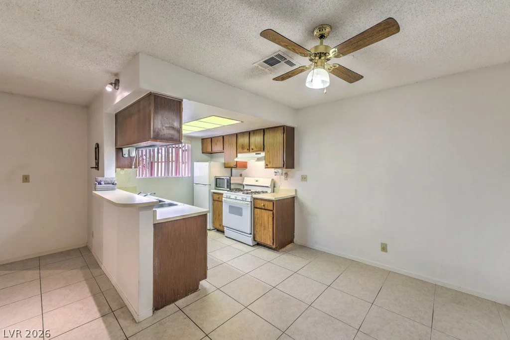 425 Lamb, Las Vegas, NV 89110