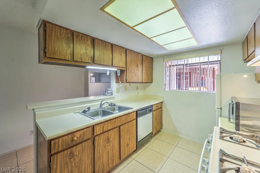 425 Lamb, Las Vegas, NV 89110