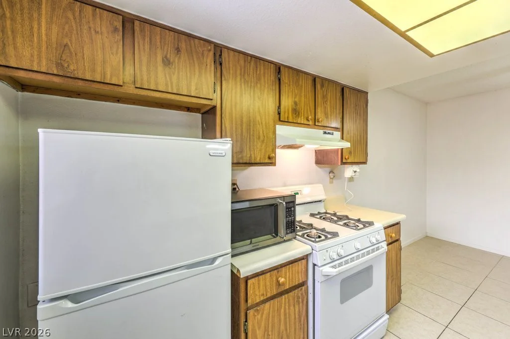 425 Lamb, Las Vegas, NV 89110