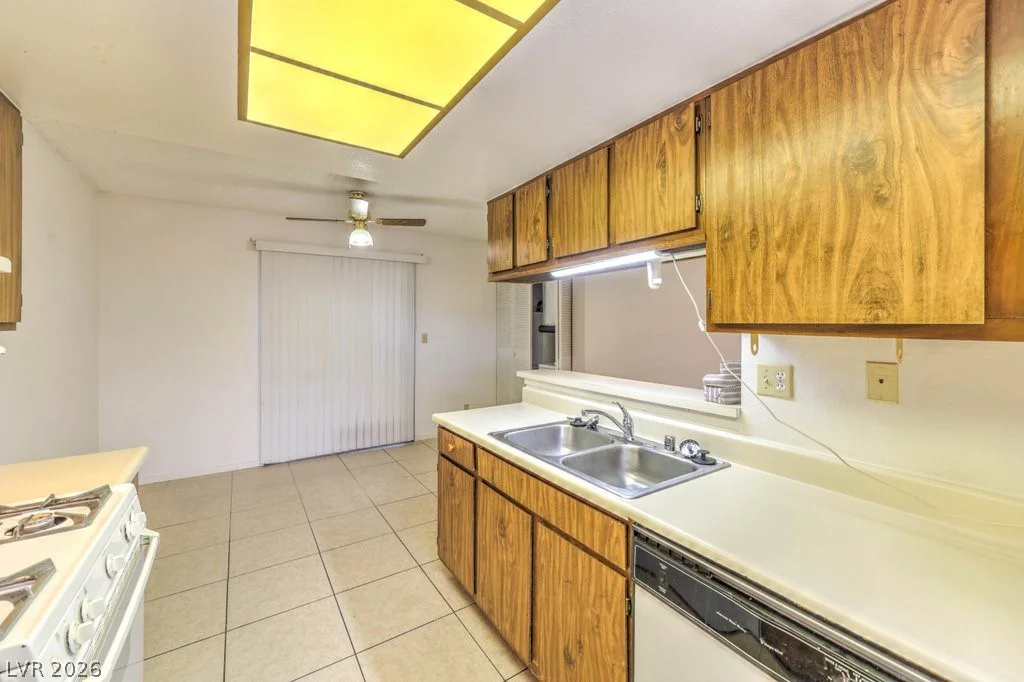 425 Lamb, Las Vegas, NV 89110
