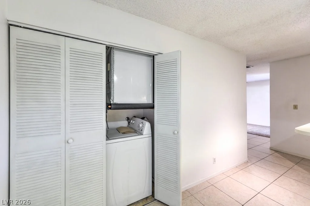 425 Lamb, Las Vegas, NV 89110