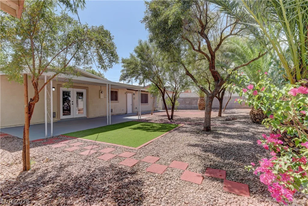 3896 Acapulco, Las Vegas, NV 89121