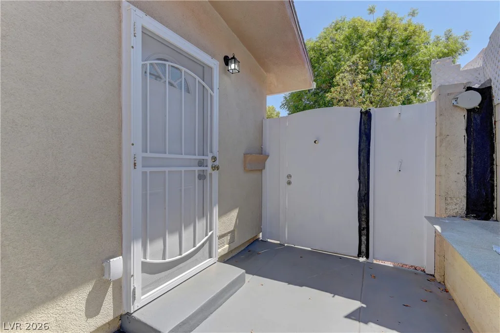 3896 Acapulco, Las Vegas, NV 89121