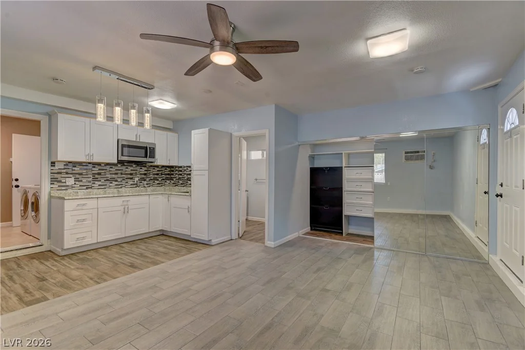 3896 Acapulco, Las Vegas, NV 89121