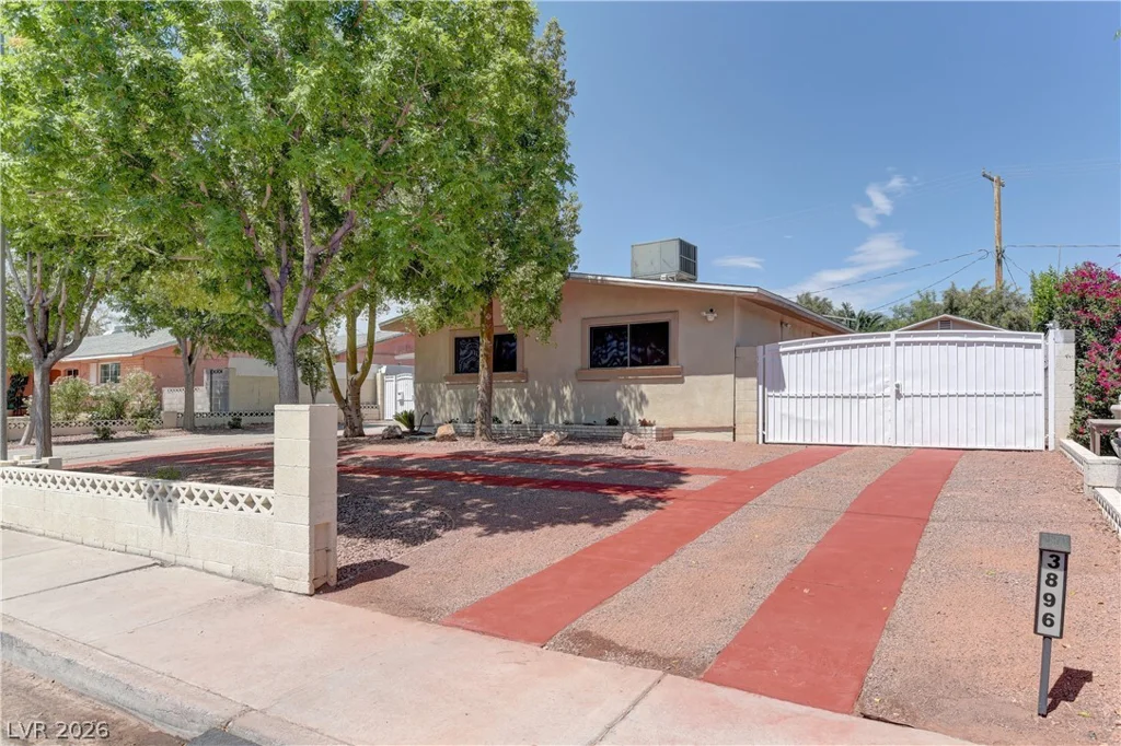 3896 Acapulco, Las Vegas, NV 89121