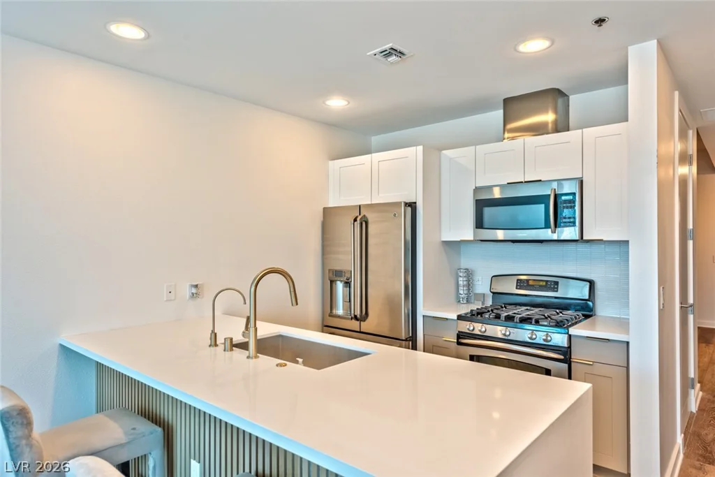 4575 Dean Martin, Las Vegas, NV 89103