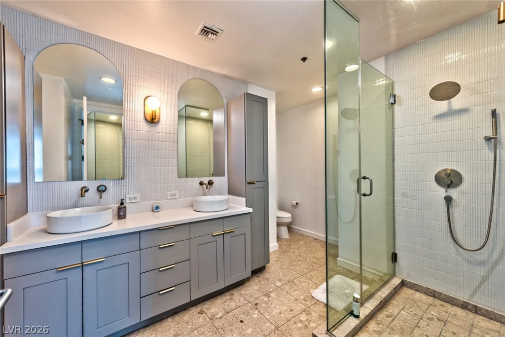4575 Dean Martin, Las Vegas, NV 89103