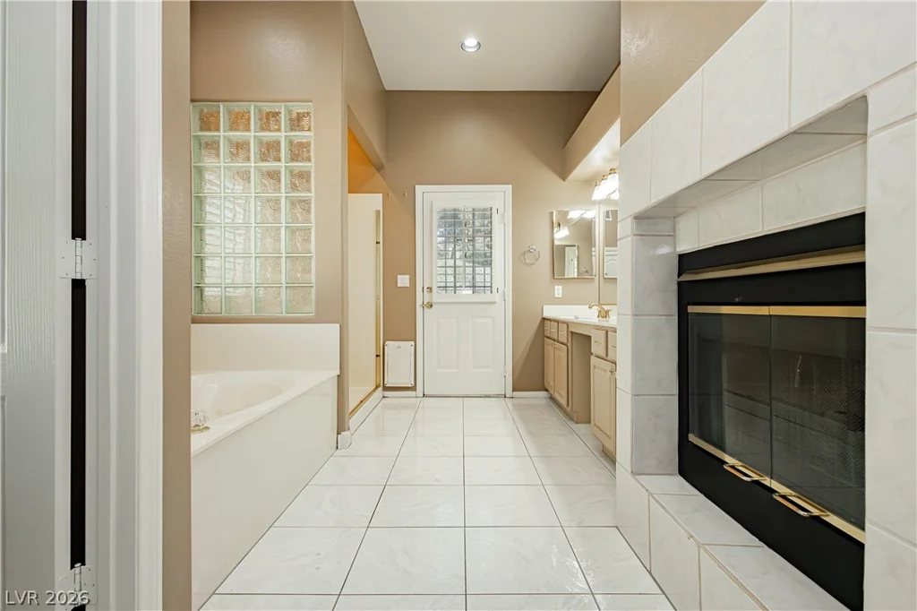 5104 Desert Lily, Las Vegas, NV 89130