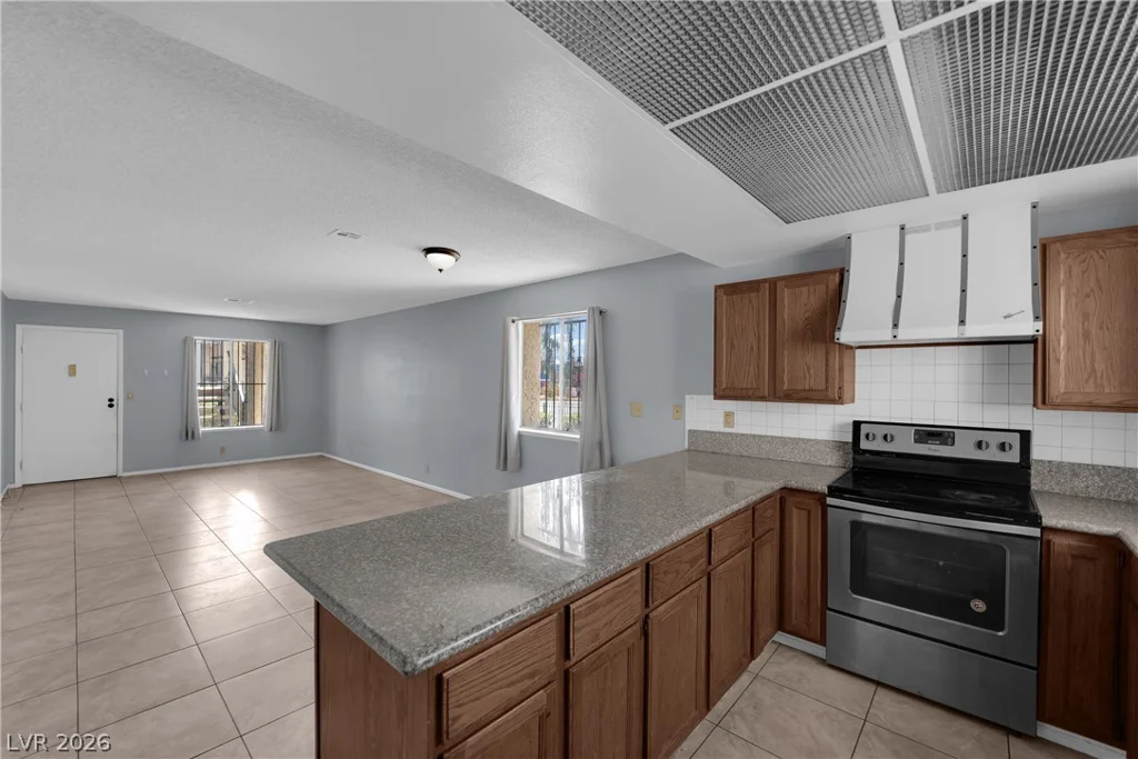 4444 Desert Inn, Las Vegas, NV 89102
